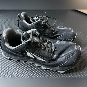 Altra Hiking Shoes, Lone Peak 4.5, size 9.5